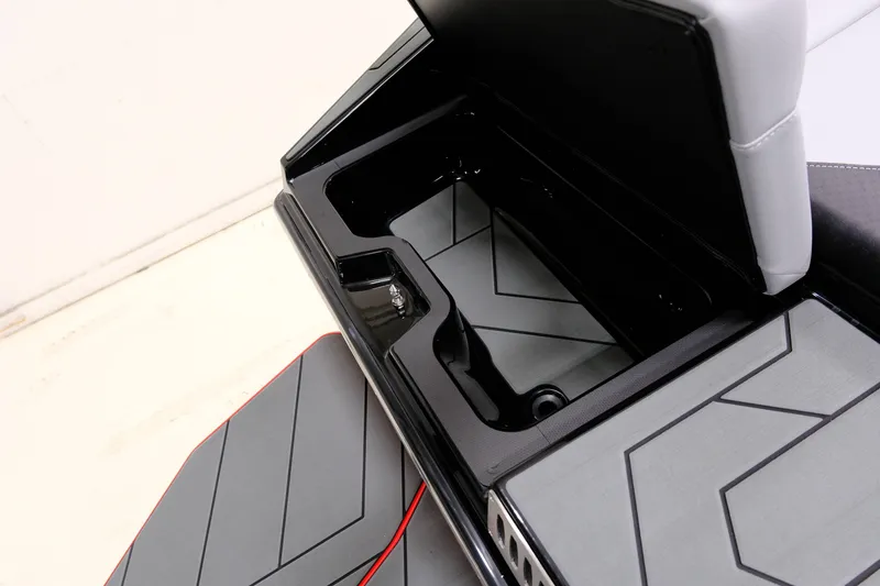 Slide: The Image of Supreme S220 2026 - 18