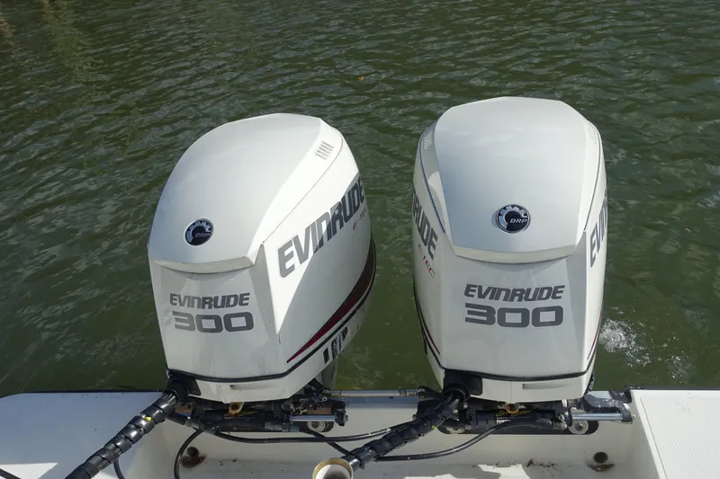 Slide: The Image of Cooler with metal handles on a 2007 Hydra-Sports Vector 2900 CC boat. - 2