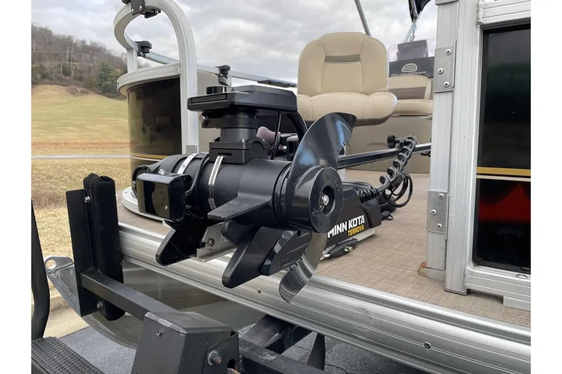 Slide: The Image of 2020 Sun Tracker Bass Buggy 18 DLX with Minn Kota Terrova trolling motor. - 11