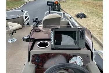 Slide: The Image of 2020 Sun Tracker Bass Buggy 18 DLX dashboard with Lowrance fish finder. - 9