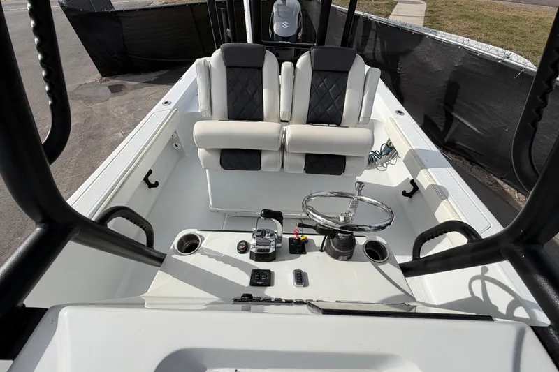 Slide: The Image of 2018 Blue Wave 2800 Pure Hybrid boat livewell with open lid. - 60