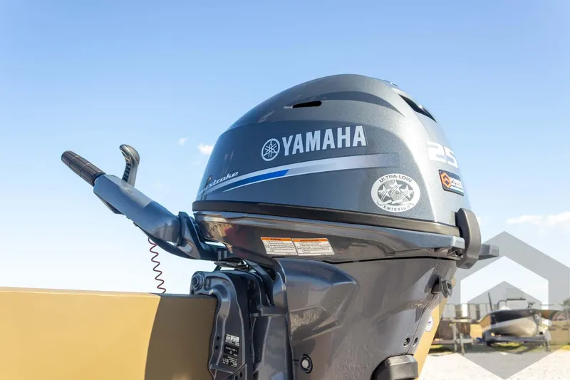 Slide: The Image of Outboard motor on 2026 G3 Gator Tough 1548 VBW boat, featuring Yamaha branding. - 32