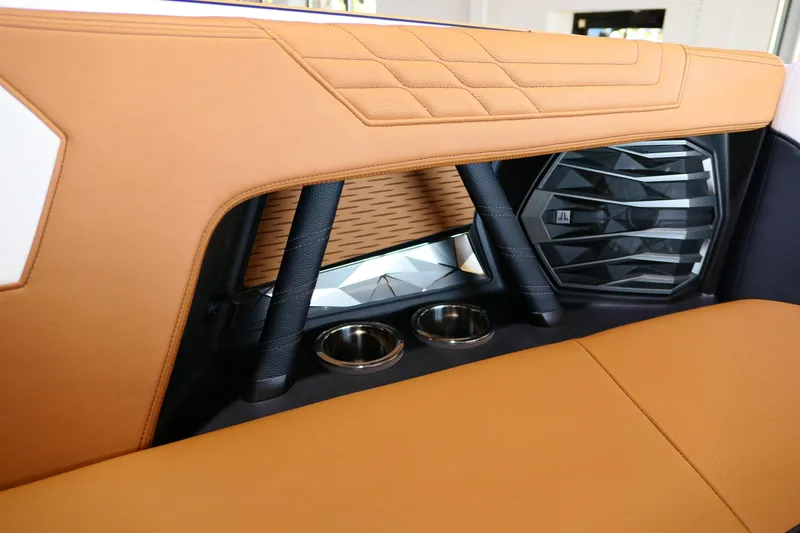 Slide: The Image of Nautique G25 2022 - 13