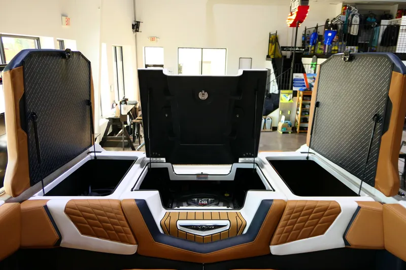 Slide: The Image of Nautique G25 2022 - 16