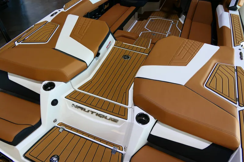 Slide: The Image of Nautique G25 2022 - 17