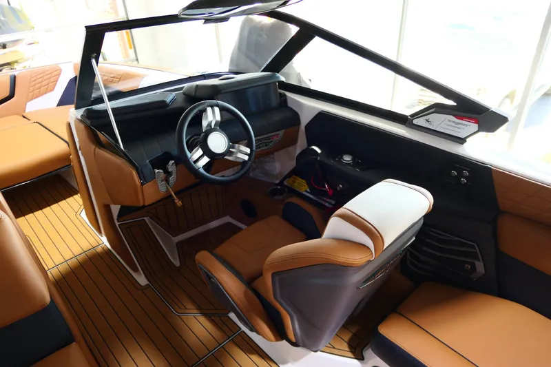 Slide: The Image of Nautique G25 2022 - 23