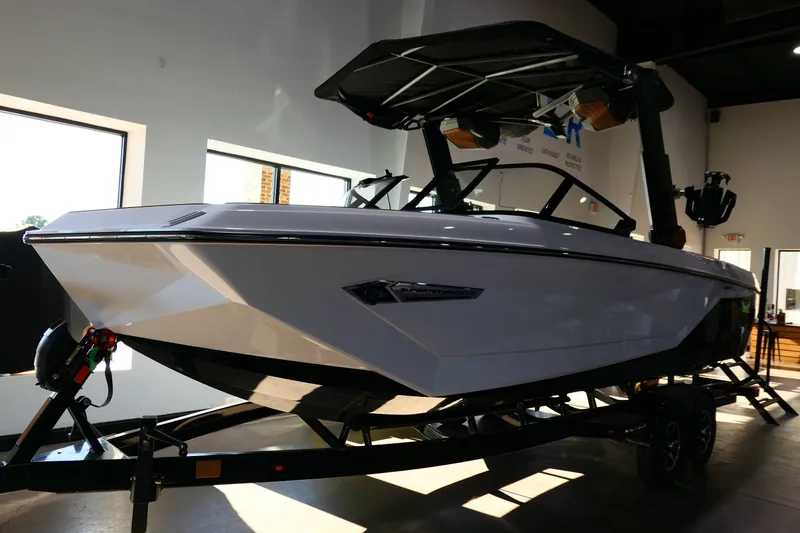 Slide: The Image of Nautique G25 2022 - 3