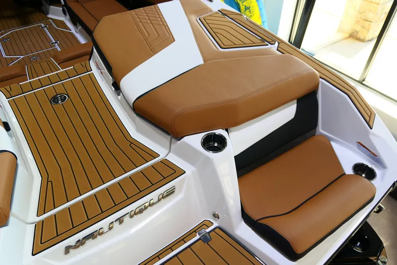 Slide: The Image of Nautique G25 2022 - 40