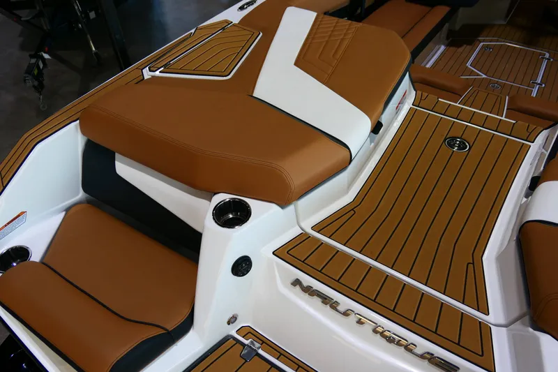 Slide: The Image of Nautique G25 2022 - 43