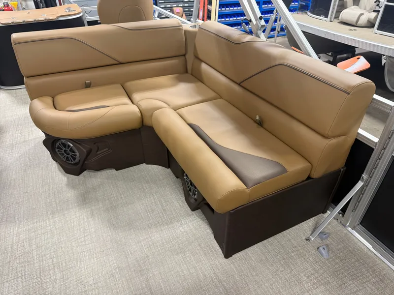 Slide: The Image of Tahoe Sport Rear Fish 2185 & 4-Stroke $32995 2026 - 9