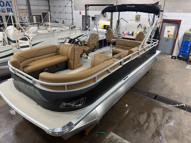 Slide: The Image of Tahoe Sport Rear Fish 2185 & 4-Stroke $32995 2026 - 3