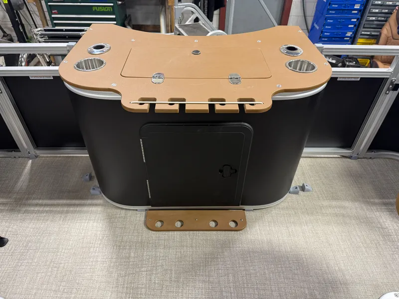 Slide: The Image of Tahoe Sport Rear Fish 2185 & 4-Stroke $32995 2026 - 19