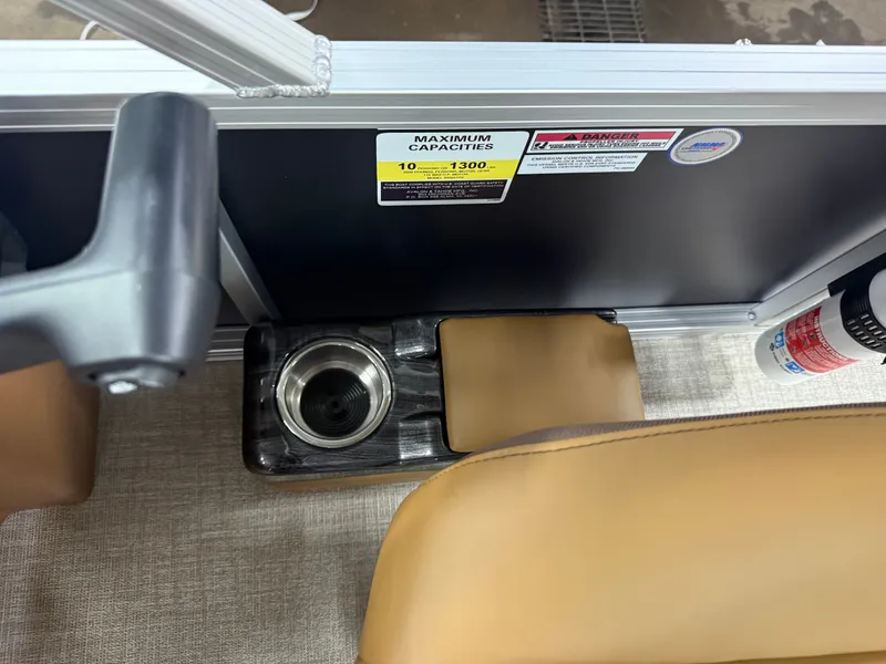 Slide: The Image of Tahoe Sport Rear Fish 2185 & 4-Stroke $32995 2026 - 15