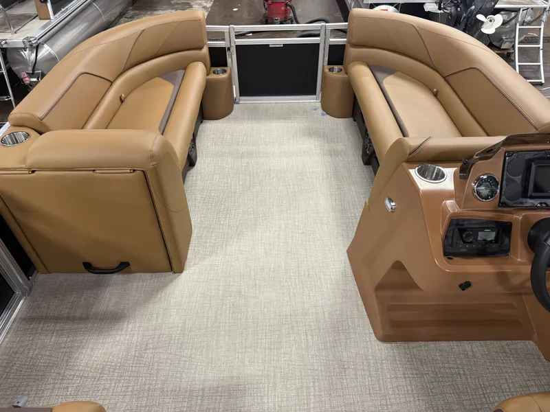 Slide: The Image of Tahoe Sport Rear Fish 2185 & 4-Stroke $32995 2026 - 35