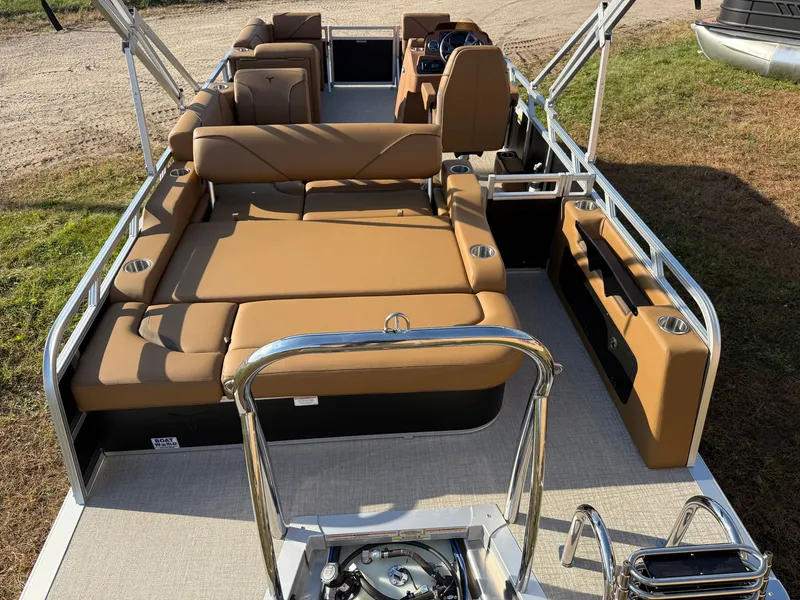 Slide: The Image of Tahoe Sport VRB 2180 Swingback & 4-Stroke $31995 2027 - 5