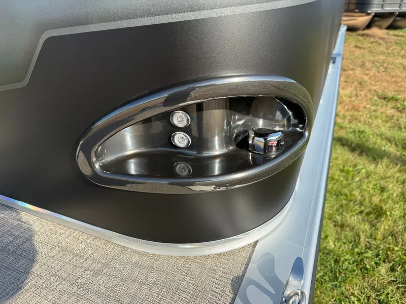 Slide: The Image of Tahoe Sport VRB 2180 Swingback & 4-Stroke $31995 2027 - 36