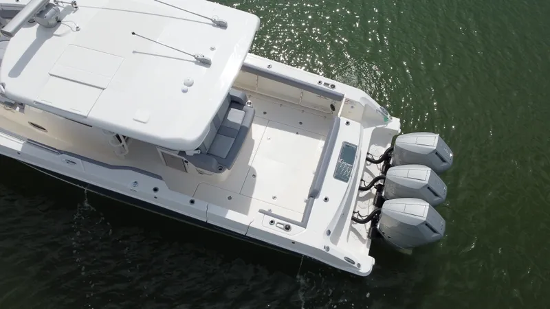 Slide: The Image of Boston Whaler 380 Outrage 2027 - 15