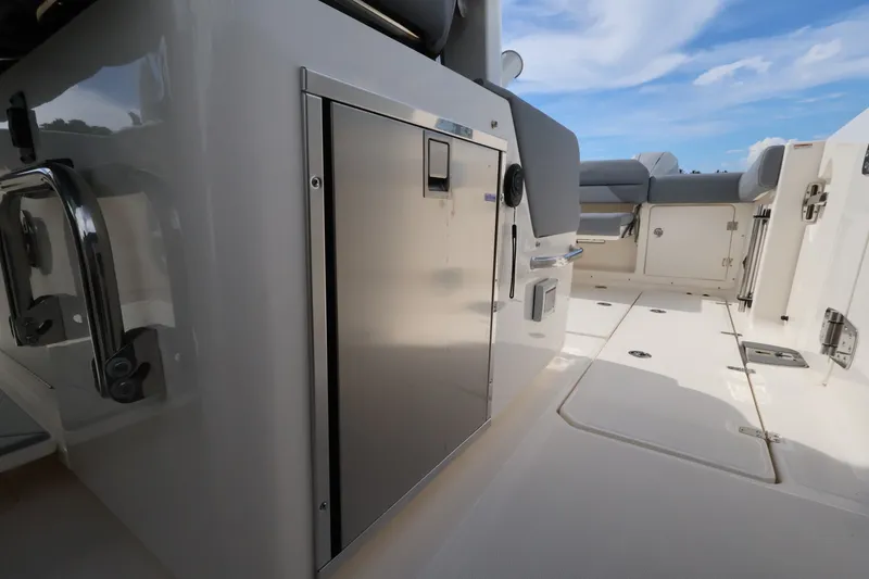 Slide: The Image of Boston Whaler 380 Outrage 2027 - 34