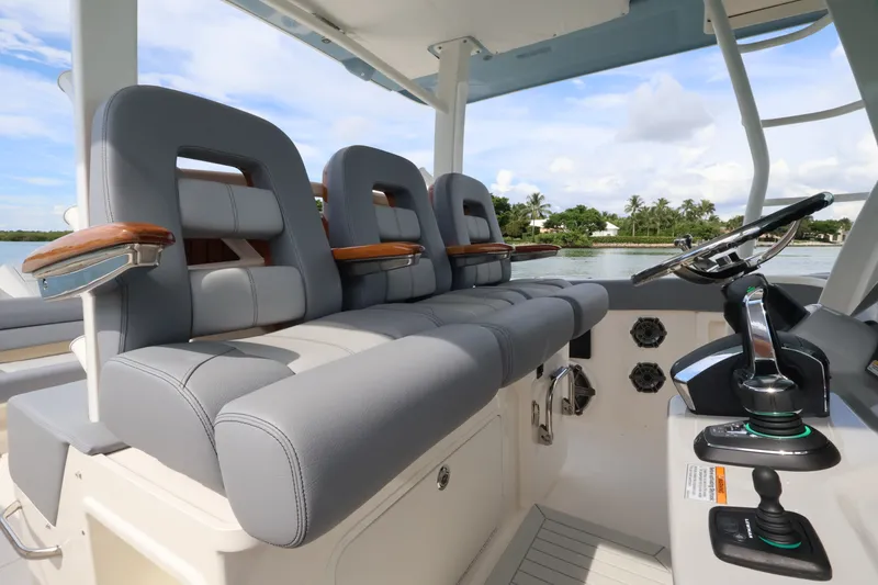Slide: The Image of Boston Whaler 380 Outrage 2027 - 32