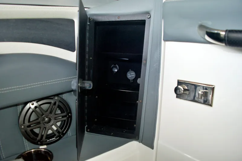 Slide: The Image of 2020 COBALT 25 SC - Image 41 - 41