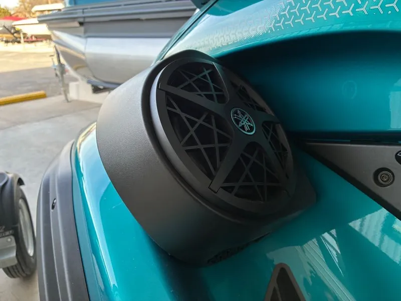 Slide: The Image of Yamaha FX Cruiser S.V.H.O. w/Audio 2026 - 6