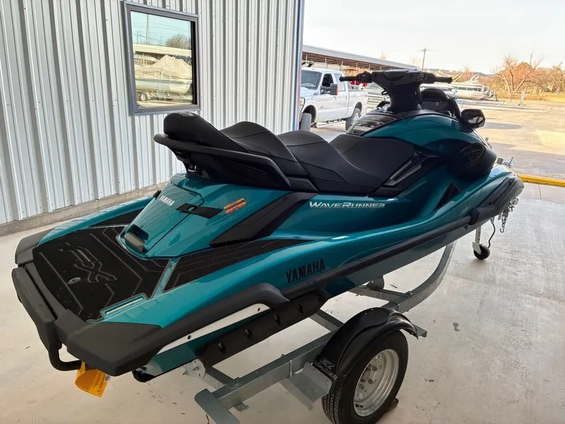 Slide: The Image of Yamaha FX Cruiser S.V.H.O. w/Audio 2026 - 7