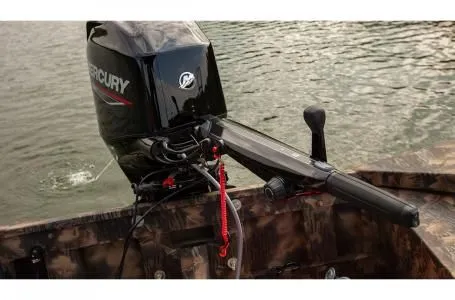 Slide: The Image of Lowe Roughneck 1760 2021 - 13