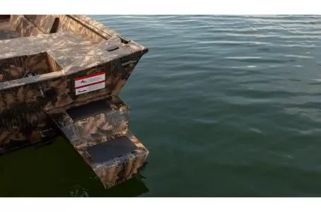 Slide: The Image of Lowe Roughneck 1760 2021 - 19