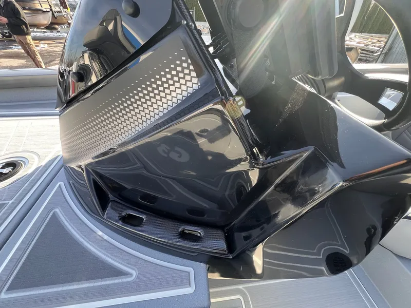 Slide: The Image of G3 Sportsman 1810 SE 2026 - 8