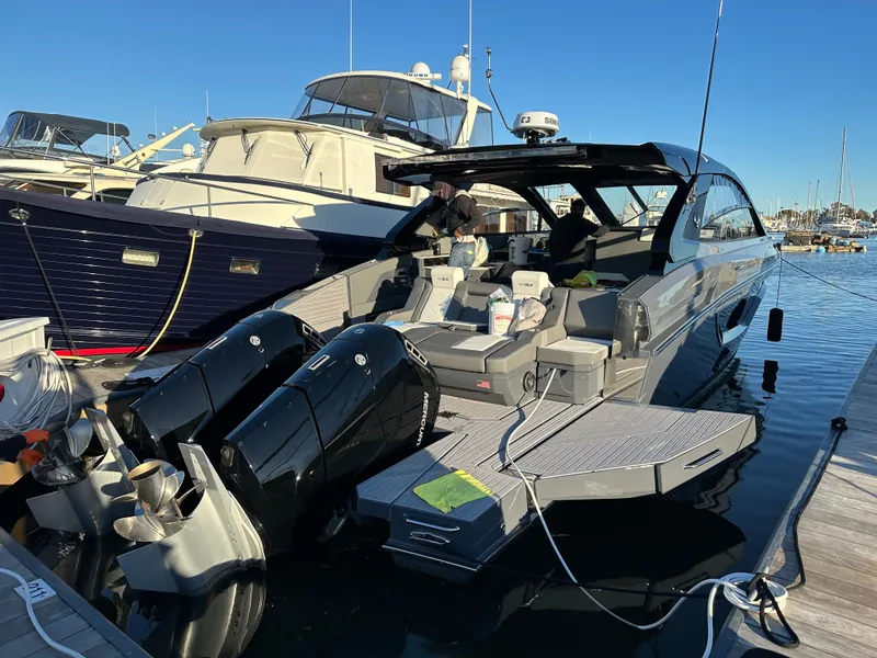 Slide: The Image of Cruisers 42 GLS 2023 - 50