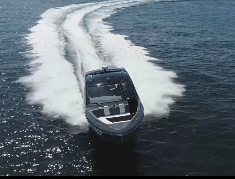 Slide: The Image of Cruisers 42 GLS 2023 - 62