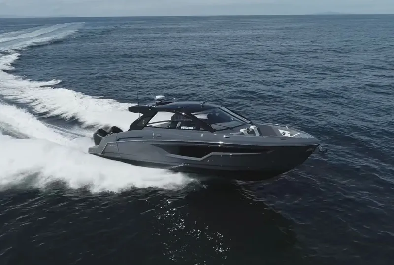 Slide: The Image of Cruisers 42 GLS 2023 - 63