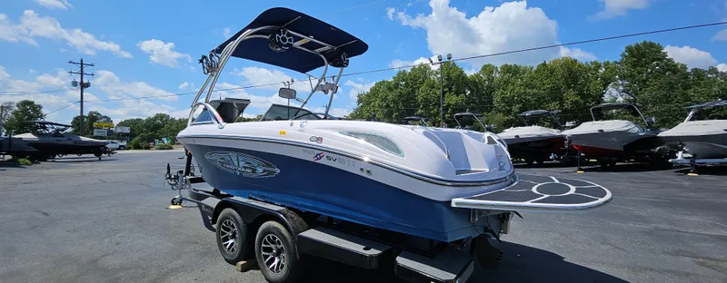 Slide: The Image of Nautique SV 211 2005 - 10