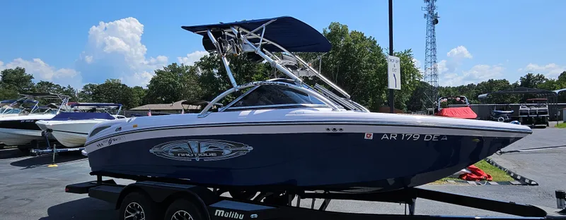 Slide: The Image of Nautique SV 211 2005 - 4