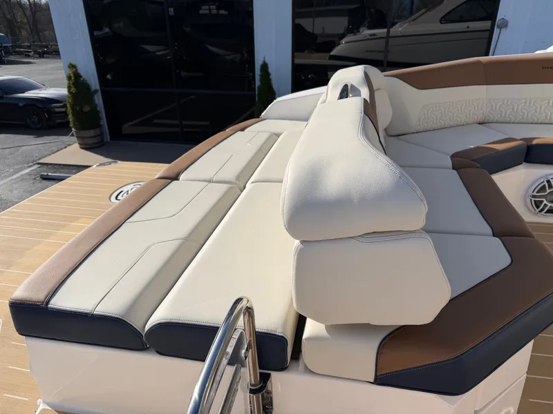 Slide: The Image of Regal LS36 2026 - 15