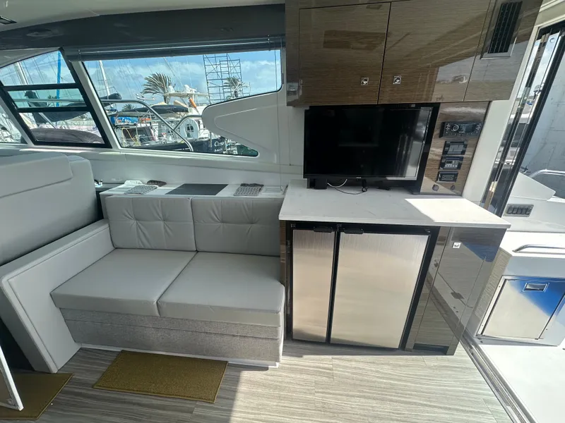 Slide: The Image of Cruisers 46 Cantius 2020 - 30