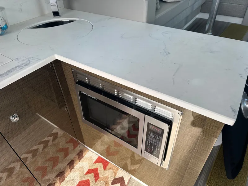 Slide: The Image of Cruisers Yachts 46 Cantius 2020 - 14