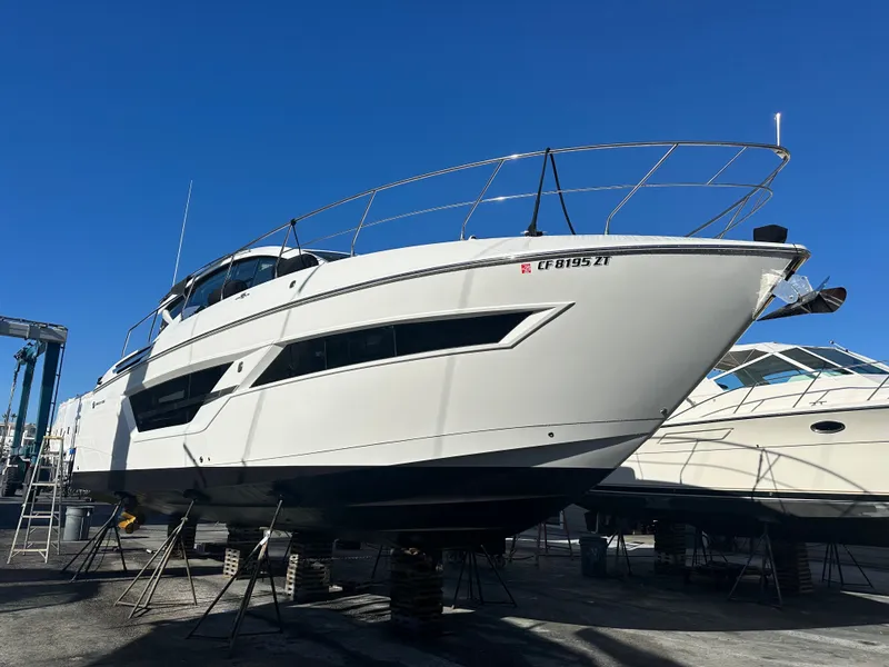 Slide: The Image of Cruisers Yachts 46 Cantius 2020 - 22