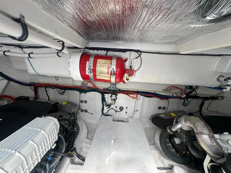 Slide: The Image of Cruisers Yachts 46 Cantius 2020 - 25