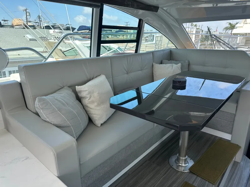 Slide: The Image of Cruisers Yachts 46 Cantius 2020 - 28