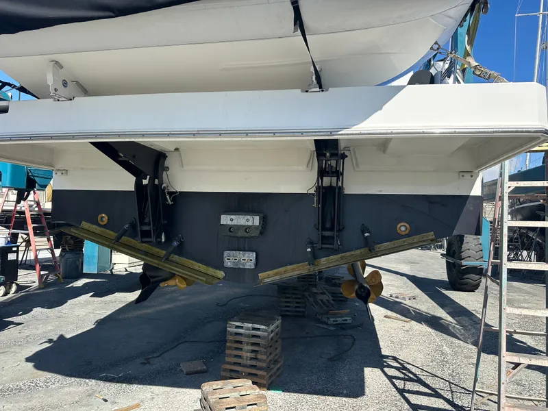 Slide: The Image of Cruisers Yachts 46 Cantius 2020 - 40