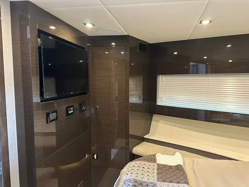 Slide: The Image of Cruisers Yachts 46 Cantius 2020 - 7