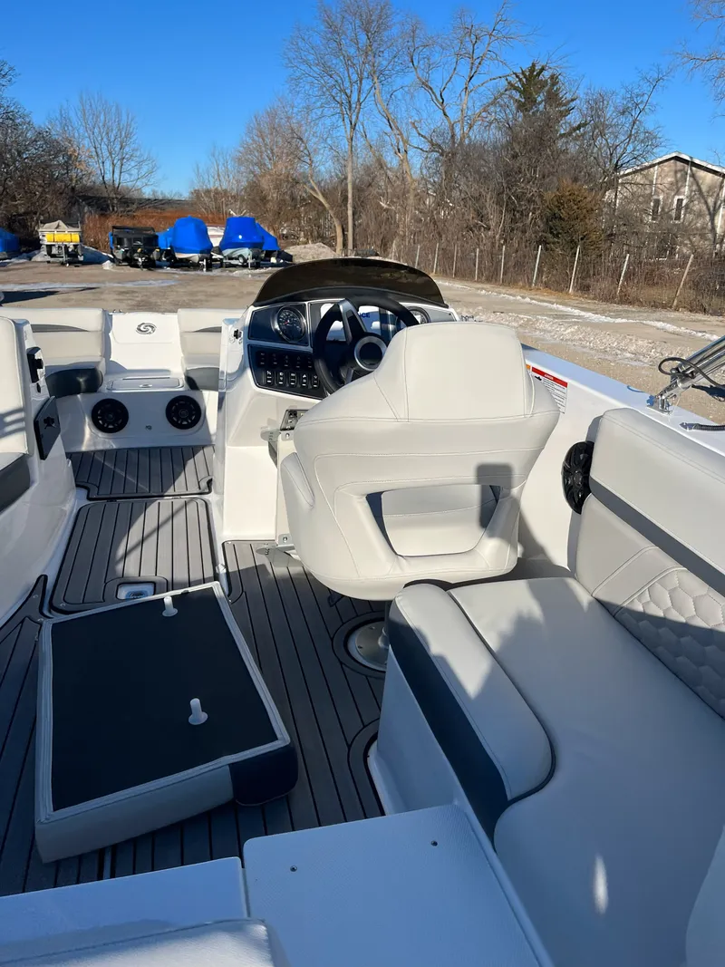 Slide: The Image of Hurricane SD192RL-OB 2026 - 7