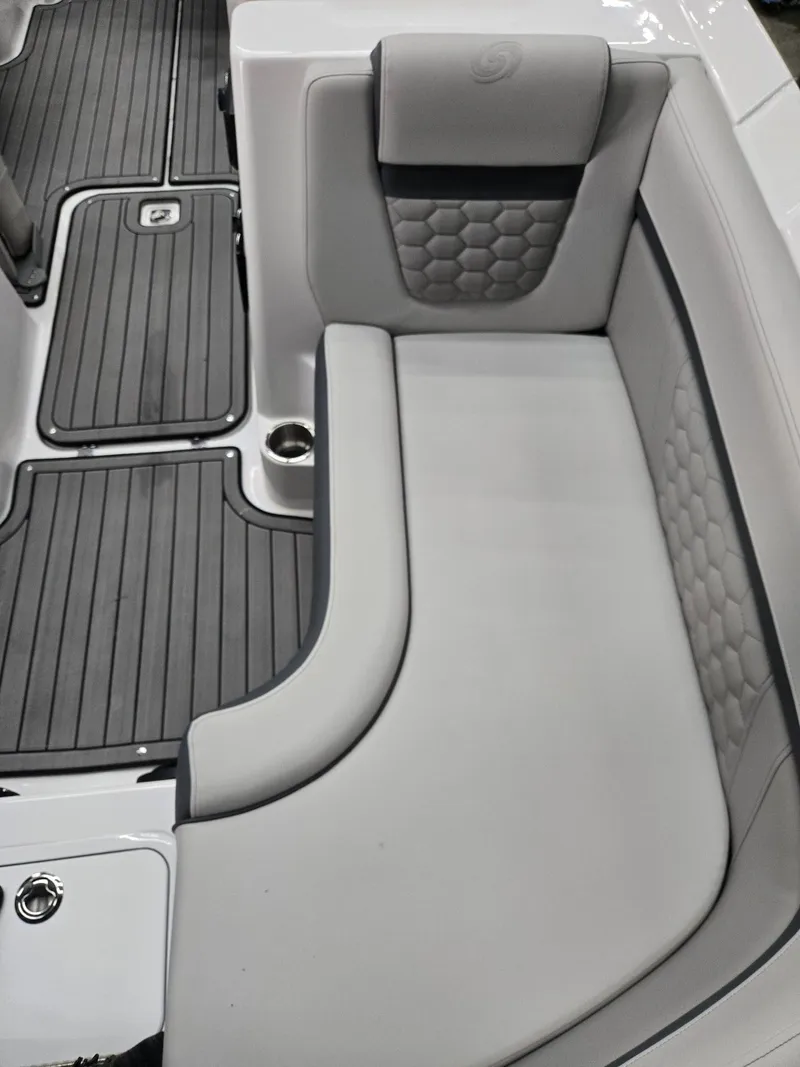 Slide: The Image of Hurricane SD192RL-OB 2026 - 9