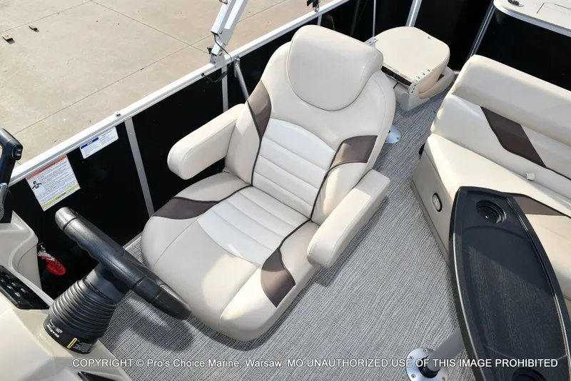 Slide: The Image of G3 SunCatcher Select 22RF w/115 Yamaha 2021 - 31