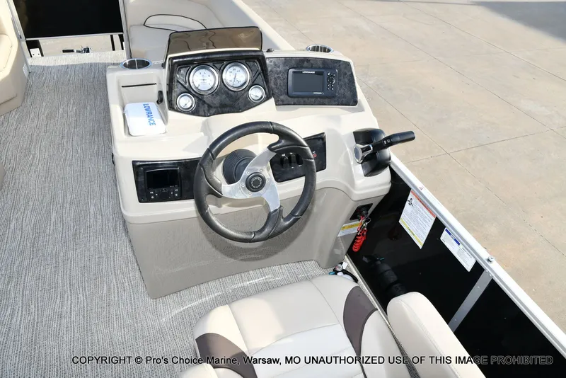 Slide: The Image of G3 SunCatcher Select 22RF w/115 Yamaha 2021 - 32