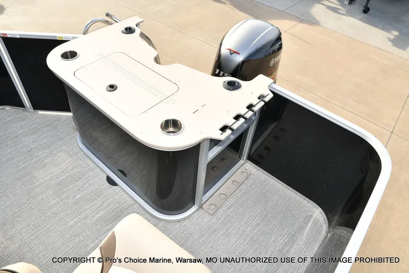 Slide: The Image of G3 SunCatcher Select 22RF w/115 Yamaha 2021 - 40