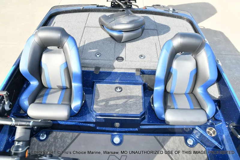 Slide: The Image of Nitro Z21 XL w/250 Pro-XS 4 Stroke 2025 - 14