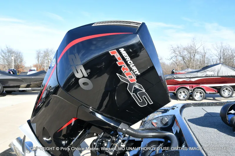 Slide: The Image of Nitro Z21 XL w/250 Pro-XS 4 Stroke 2025 - 22
