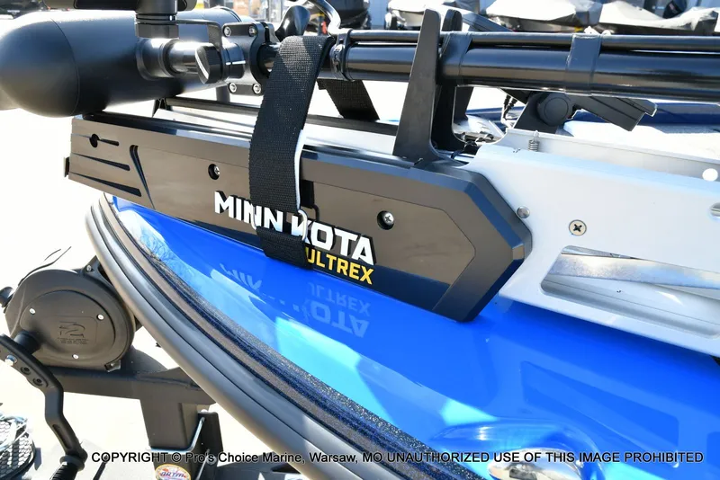 Slide: The Image of Nitro Z21 XL w/250 Pro-XS 4 Stroke 2025 - 28